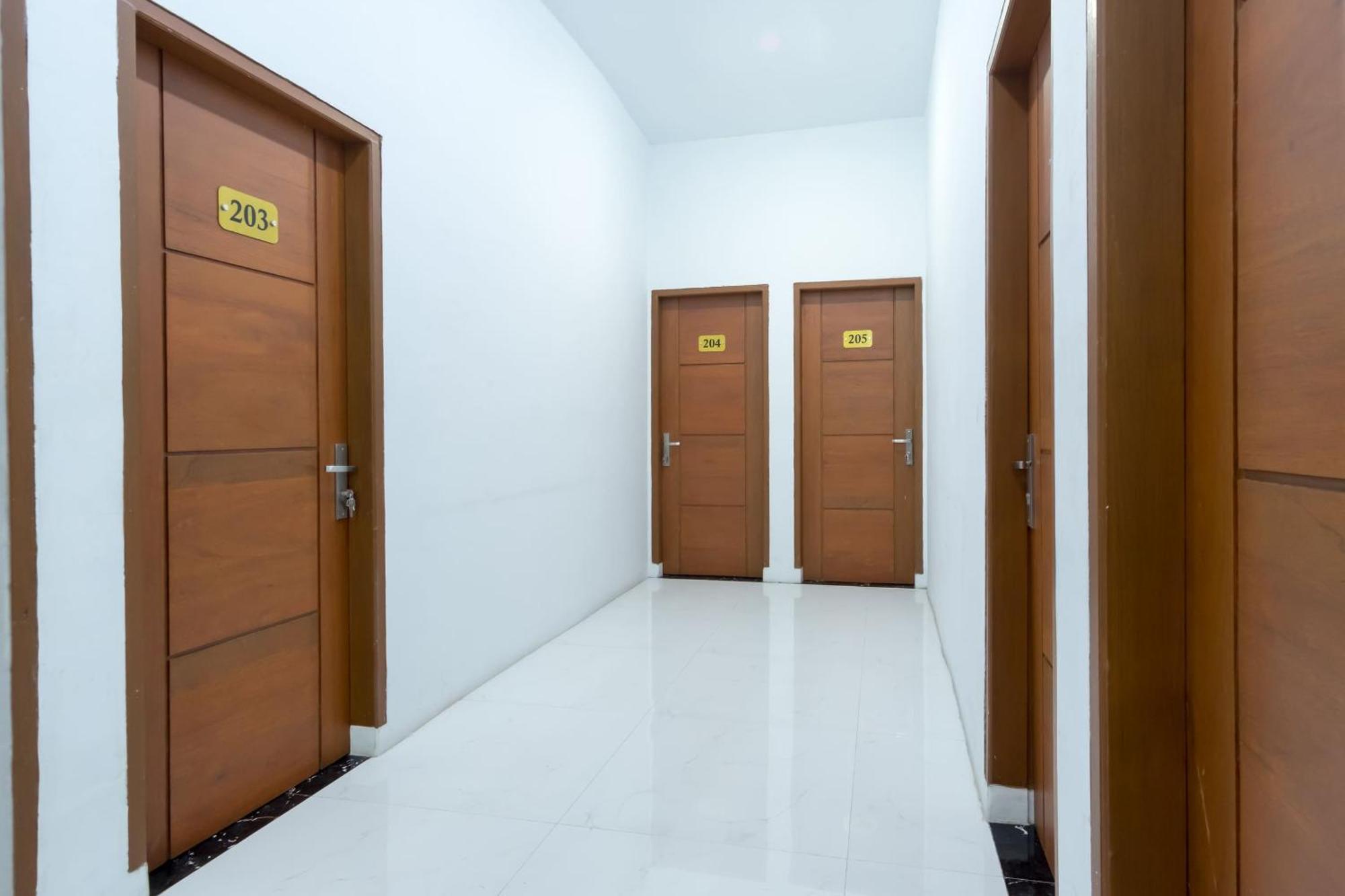 Super Oyo 839 Royal Guest House Medan Exterior foto